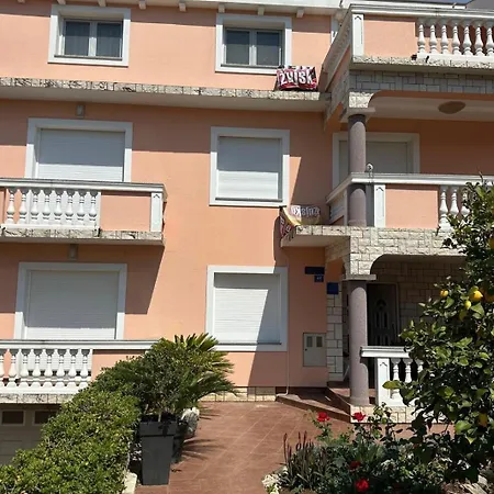 דירה Family Friendly Seaside Tkon, Pasman - 24955 טקון