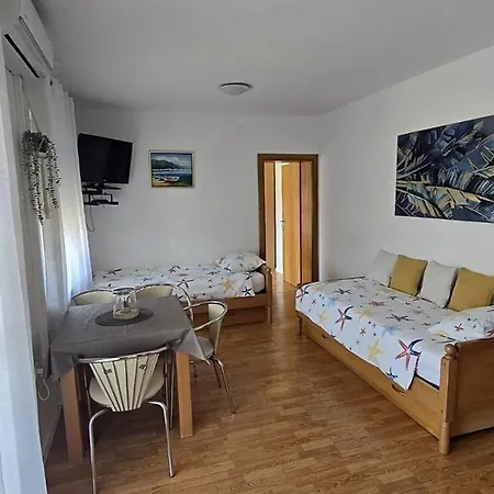 Family Friendly Seaside Tkon, Pasman - 24955 شقة تكون