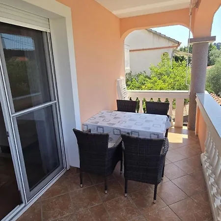 Family Friendly Seaside Tkon, Pasman - 24955 * טקון