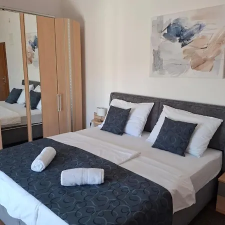 Family Friendly Seaside Tkon, Pasman - 24955 טקון