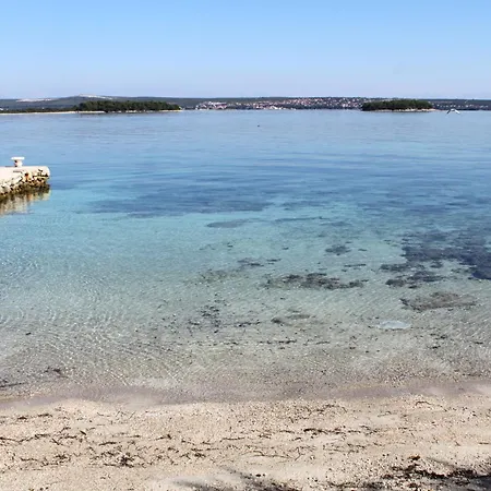 Family Friendly Seaside Tkon, Pasman - 24955 شقة