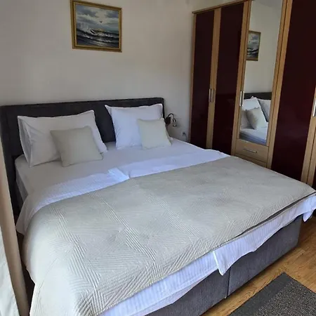 Family Friendly Seaside Tkon, Pasman - 24955 * טקון